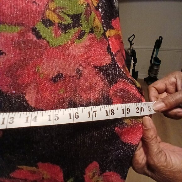 Nicole Miller Floral Sequined Top – Size M NWOT - Picture 5 of 5